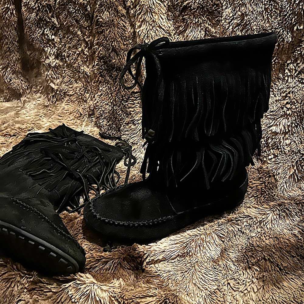 Minnetonka Black Suede Leather Moccasin Boots Size 8